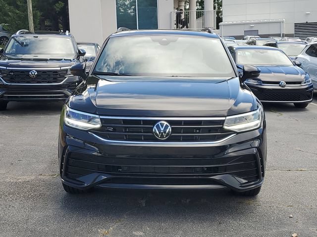 Certified 2024 Volkswagen Tiguan SE R-Line FWD image 2