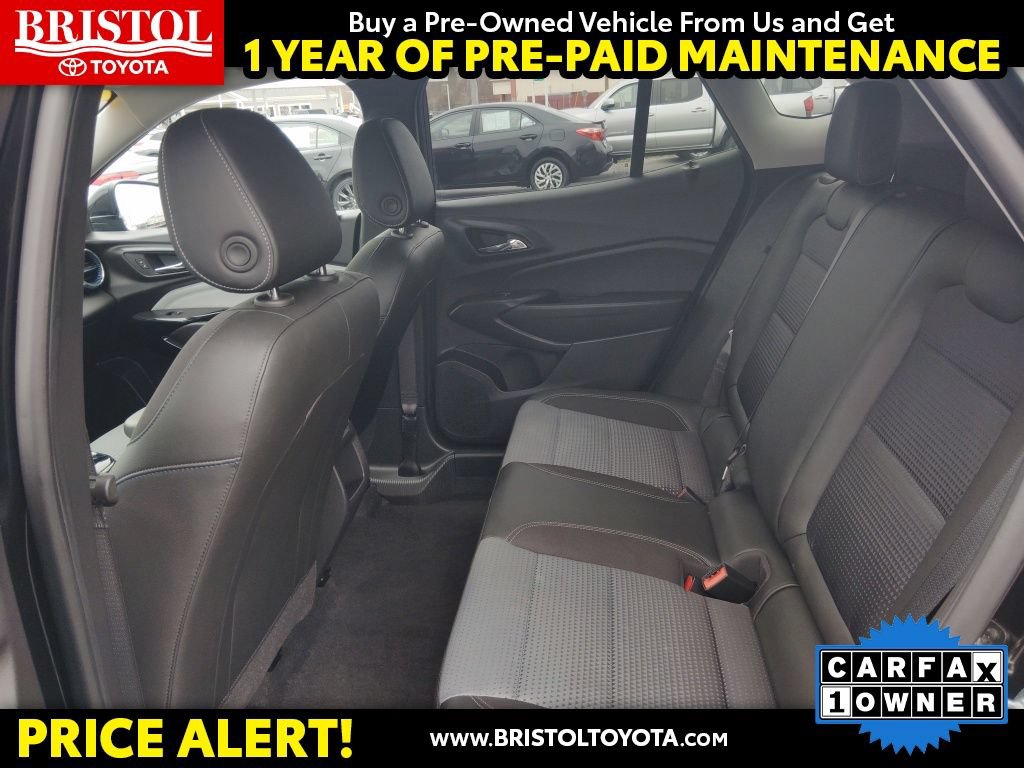Used 2025 Chevrolet Trax LT w/ LT Convenience Package FWD image 17