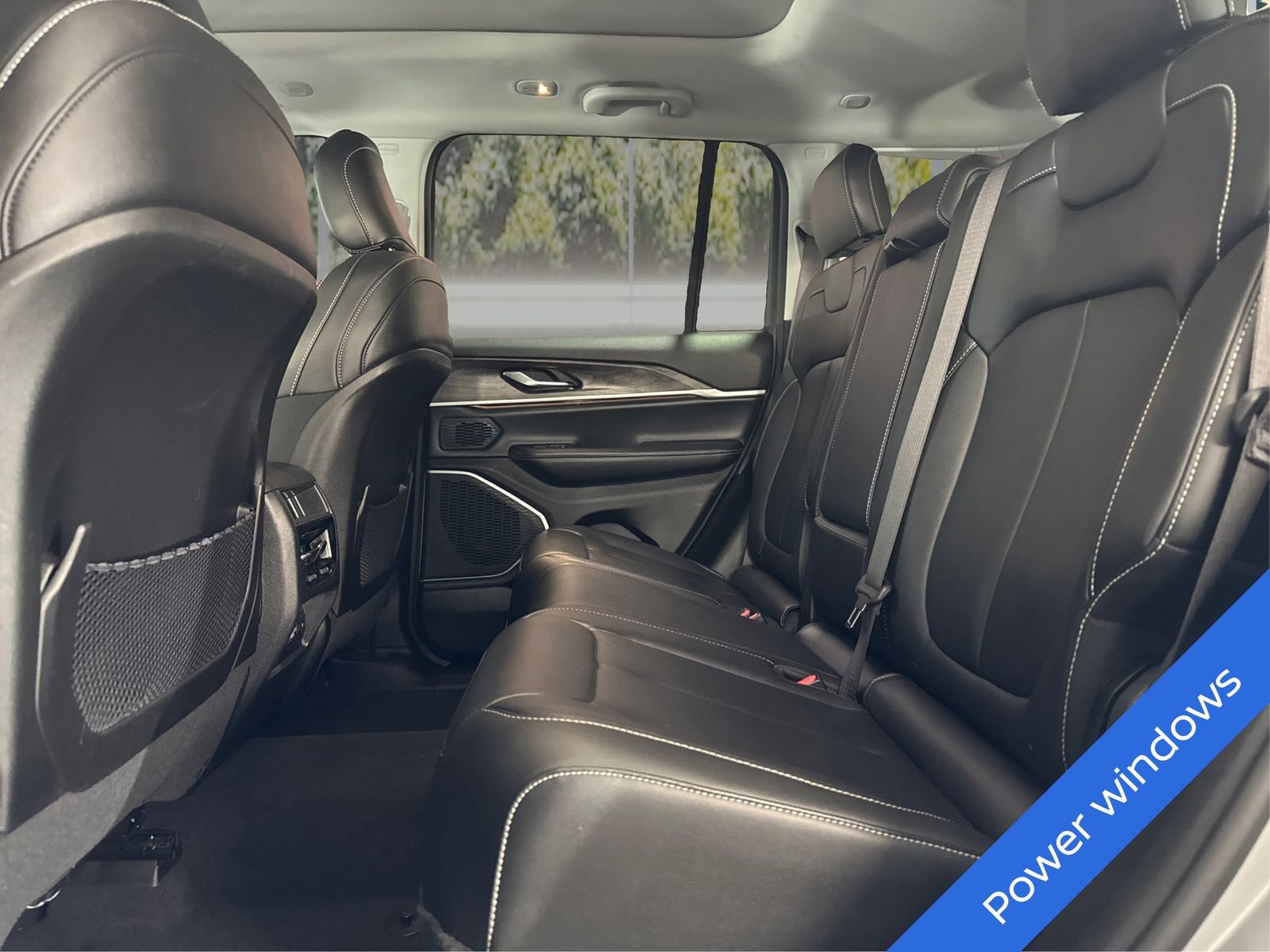 Used 2023 Jeep Grand Cherokee 4WD 4xe image 10