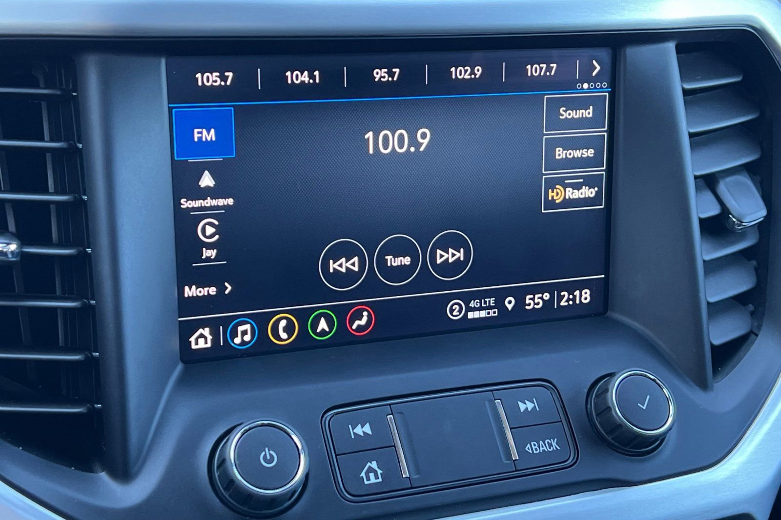 Used 2021 GMC Acadia SLT w/ Technology Package AWD/4WD image 26