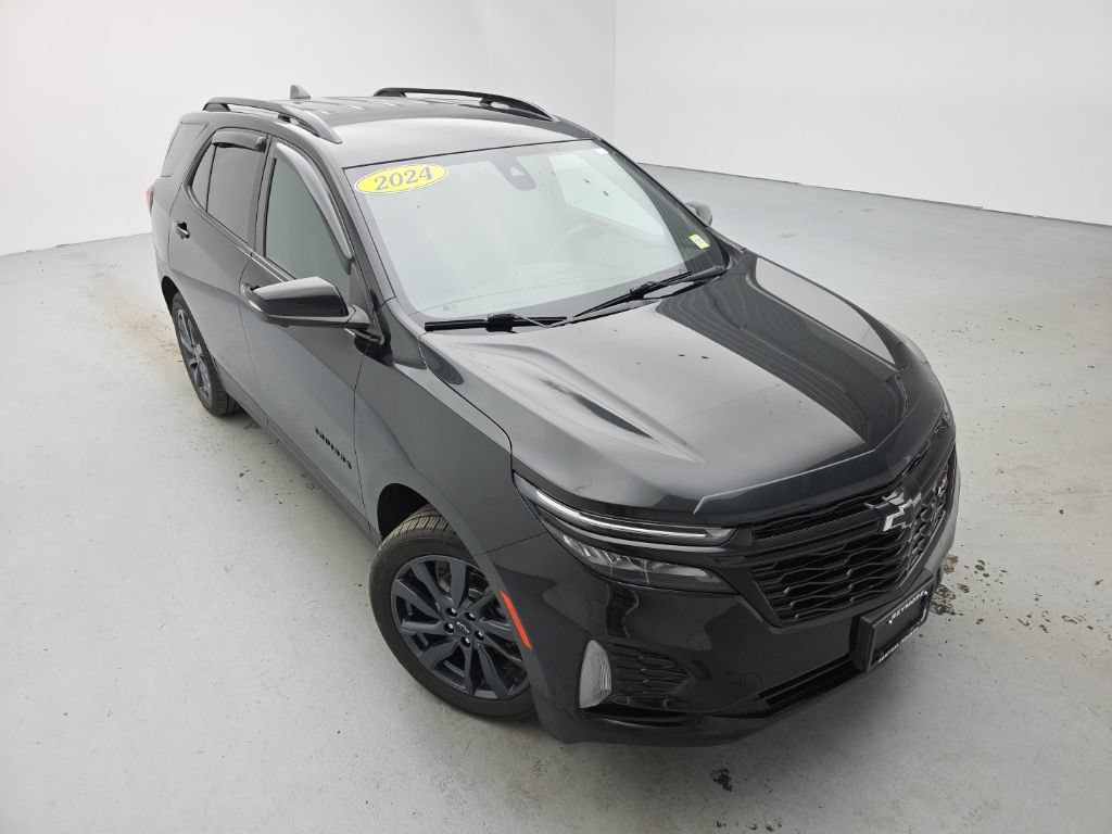 Used 2024 Chevrolet Equinox RS AWD/4WD image 2