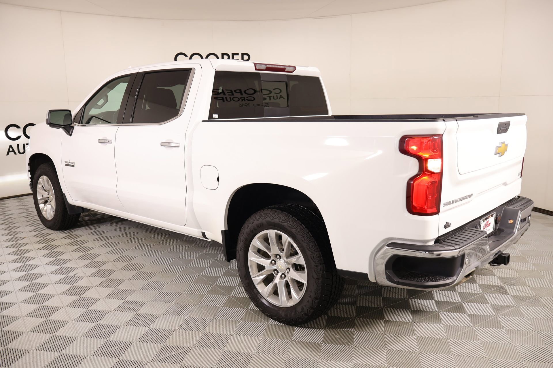 Used 2021 Chevrolet Silverado 1500 LTZ image 23