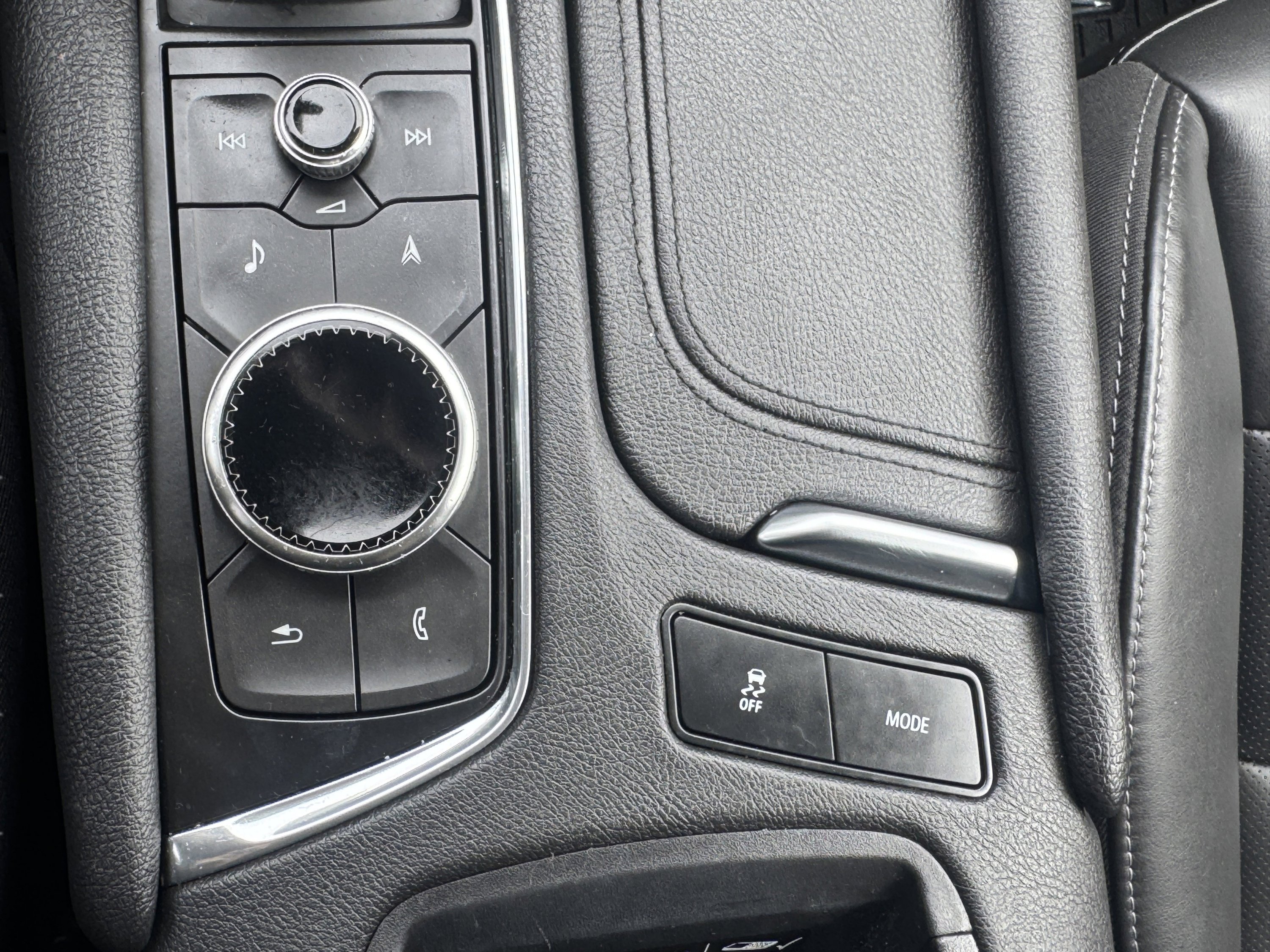 Used 2023 Cadillac XT6 Premium Luxury image 38