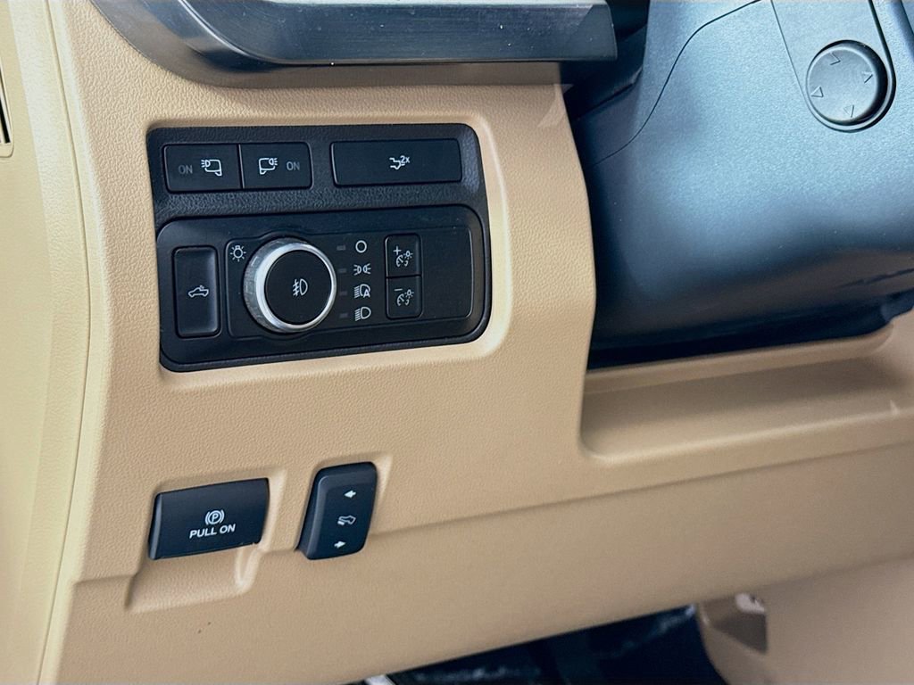 Used 2023 Ford F250 Lariat w/ Chrome Package image 10