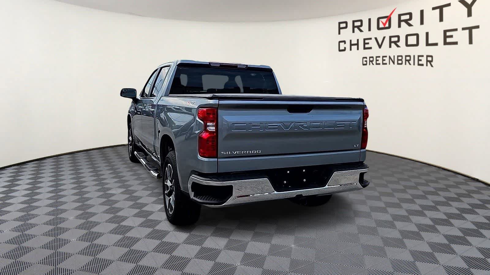 Used 2025 Chevrolet Silverado 1500 LT AWD/4WD image 7