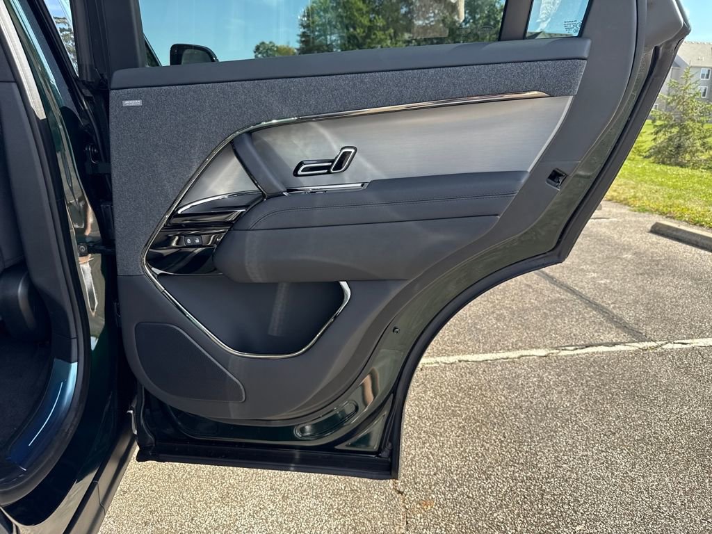 New 2025 Land Rover Range Rover Sport Dynamic SE image 17