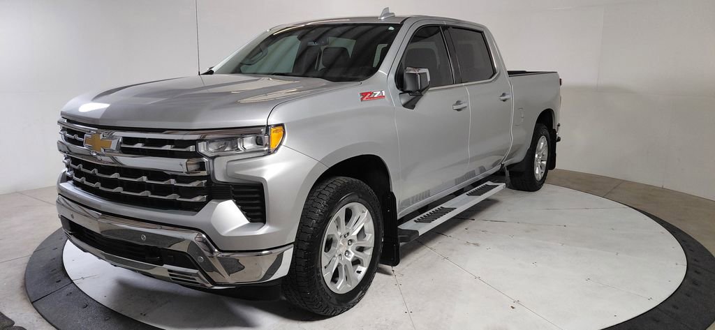 Used 2022 Chevrolet Silverado 1500 LTZ w/ Z71 Off-Road Package AWD/4WD image 3