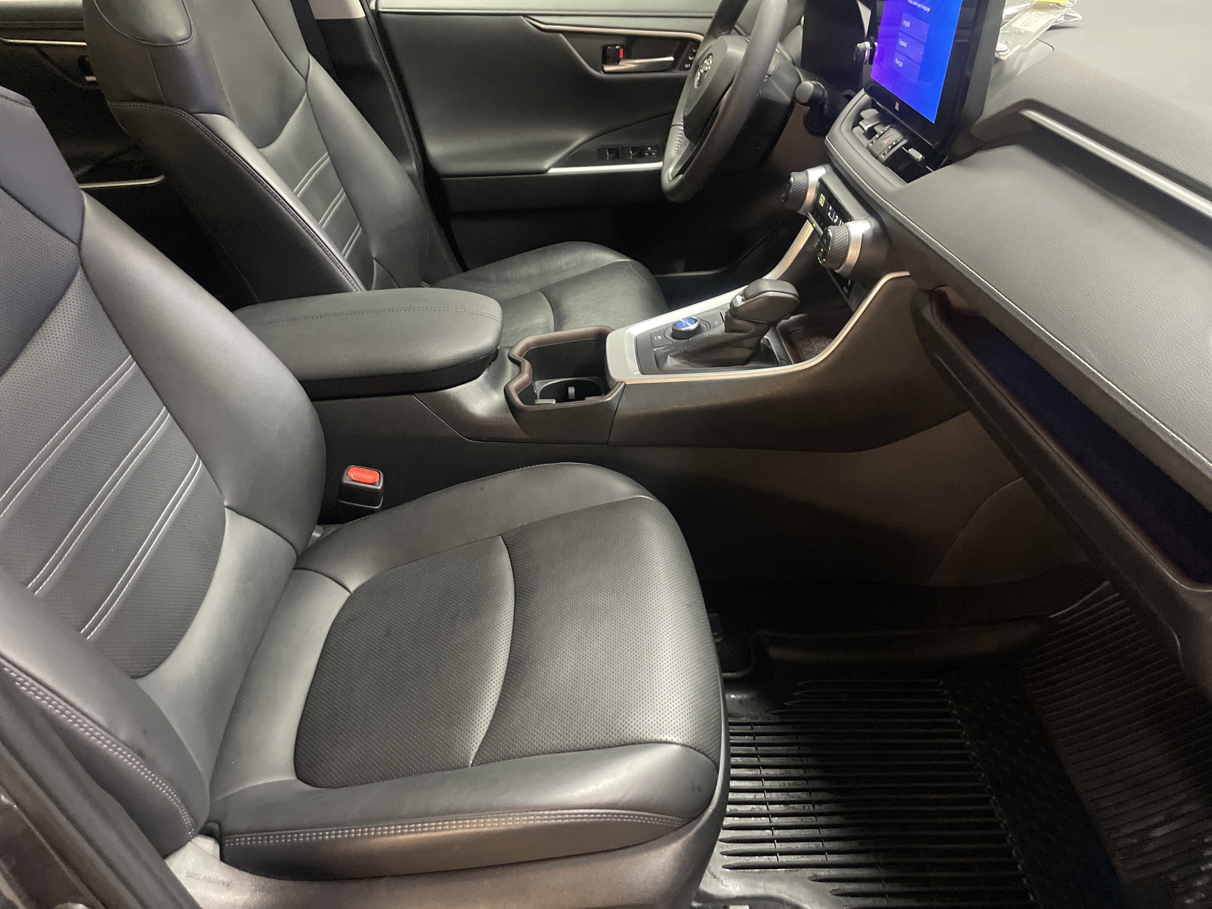 Certified 2024 Toyota RAV4 Limited AWD/4WD image 35