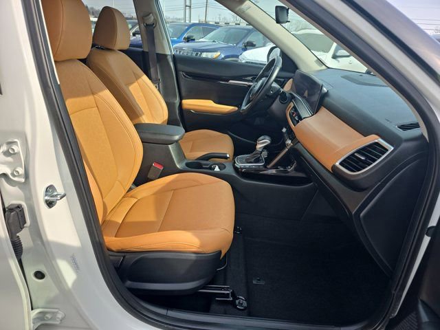 Used 2025 Kia Seltos EX w/ EX Sunroof Package image 20