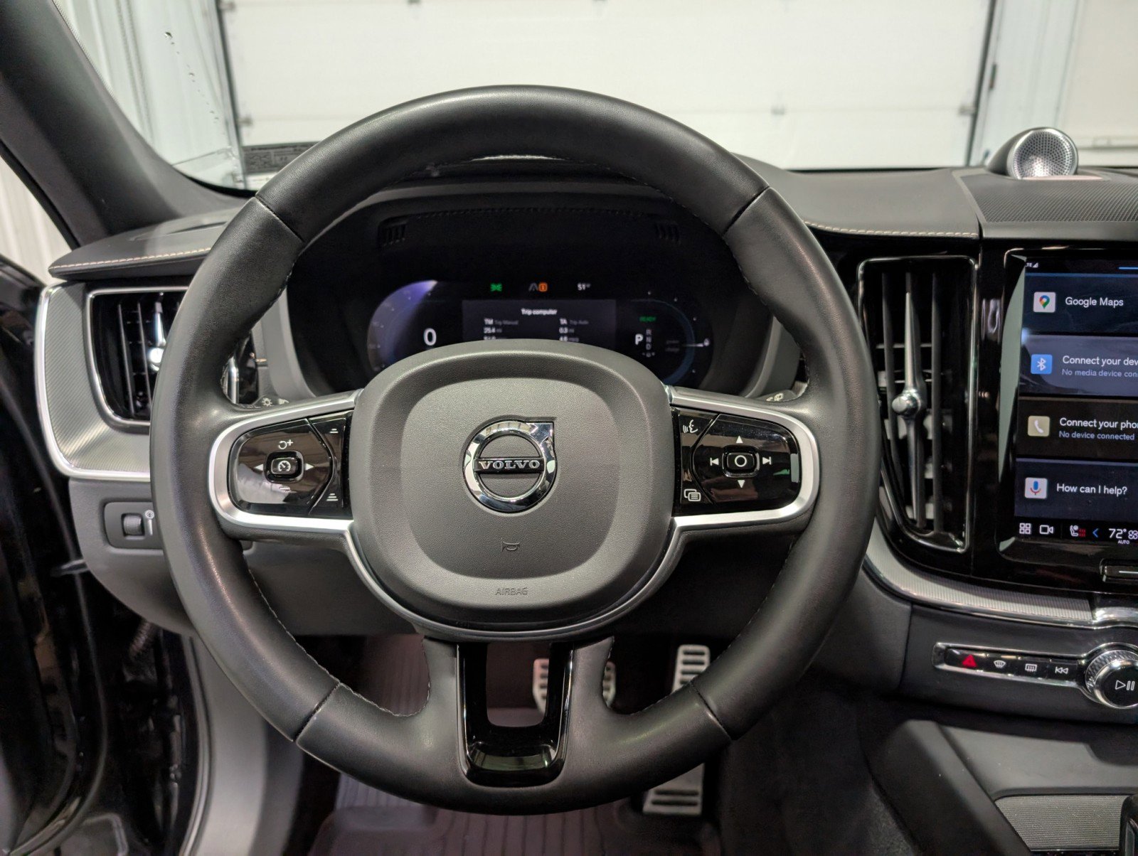 Used 2022 Volvo XC60 T8 R-Design w/ Advanced Package image 18