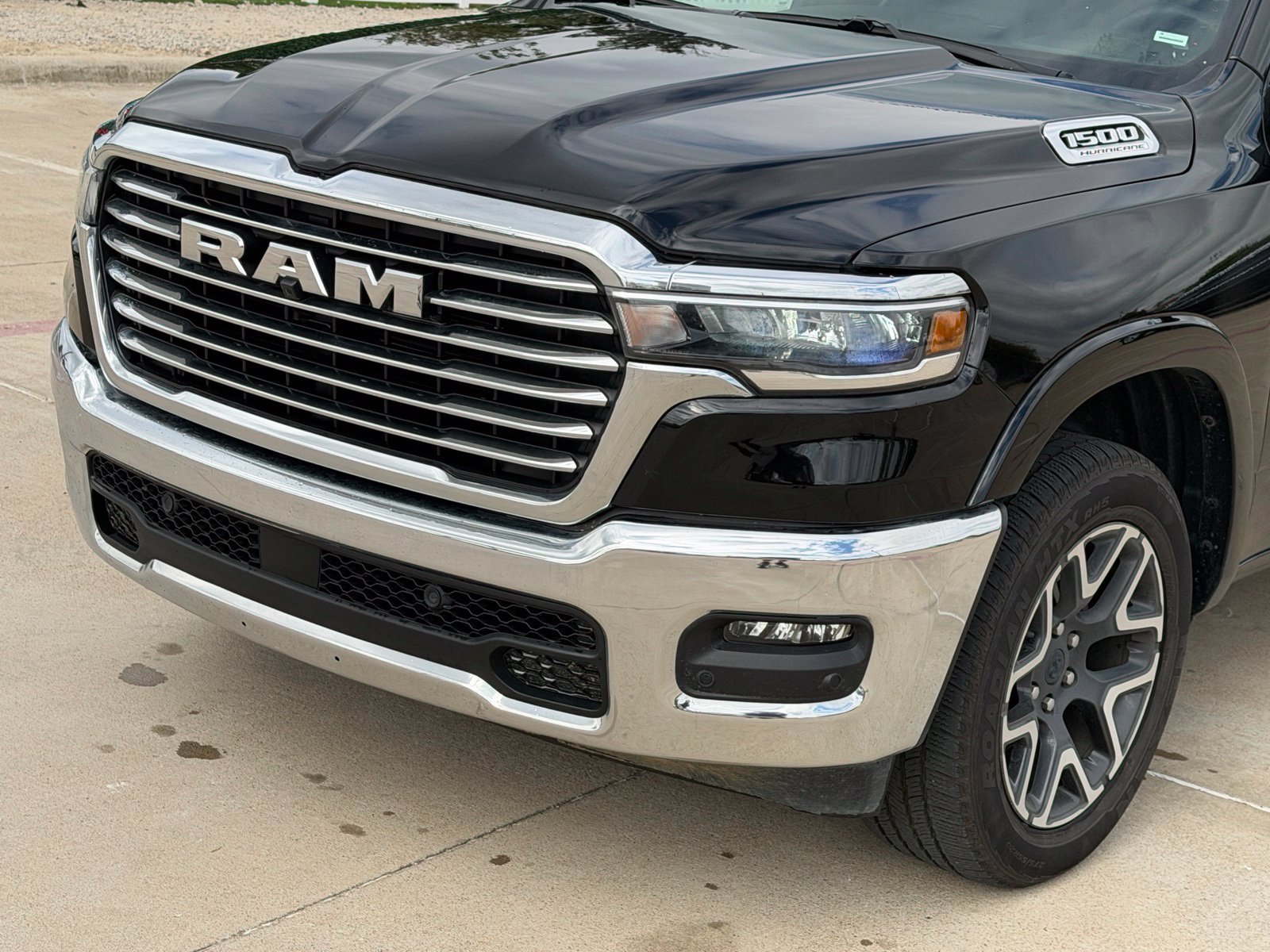 Used 2026 RAM 1500 Laramie AWD/4WD image 15
