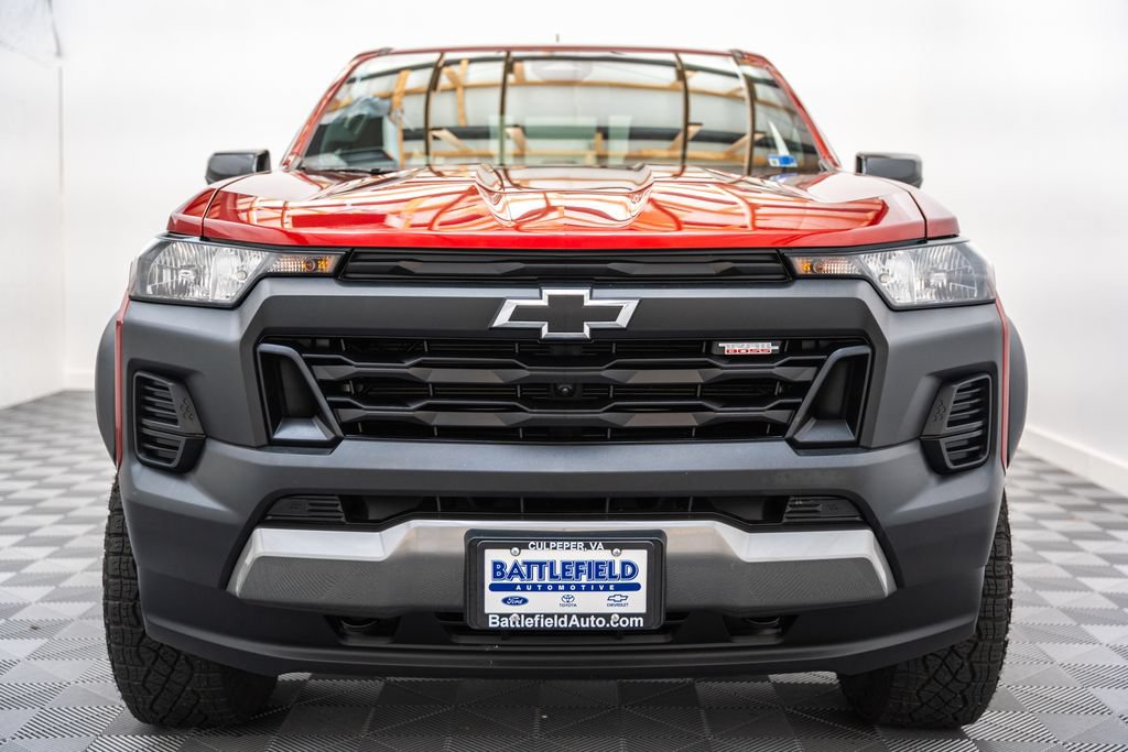 Used 2024 Chevrolet Colorado Trail Boss w/ Technology Package AWD/4WD image 2