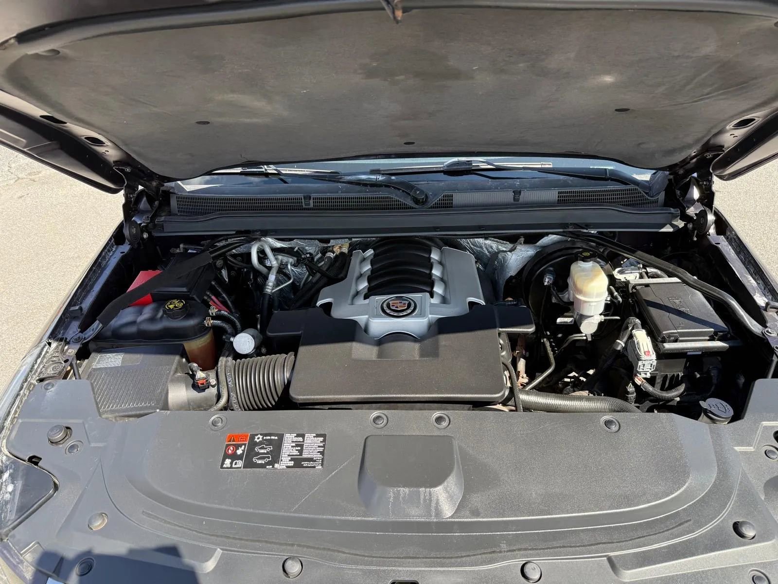 Used 2015 Cadillac Escalade Luxury image 25