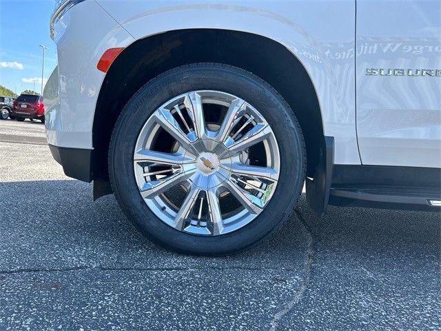 Used 2023 Chevrolet Suburban High Country image 10