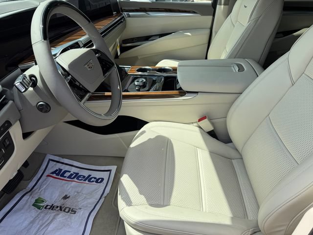 New 2026 Cadillac Escalade ESV Platinum Sport AWD/4WD image 11