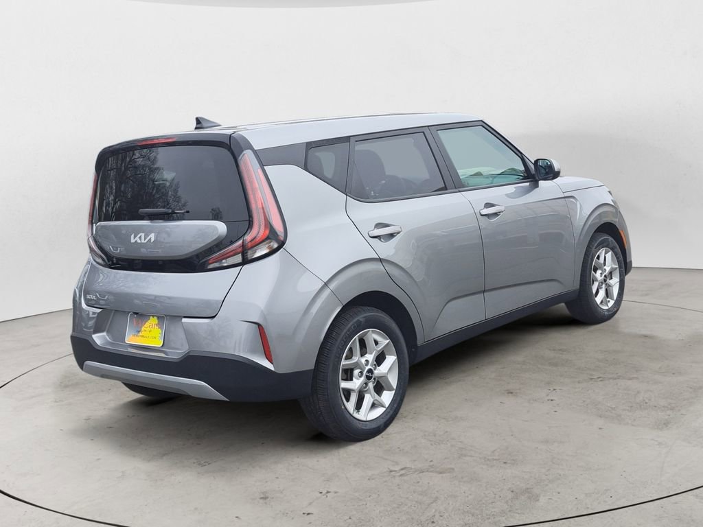 Used 2024 Kia Soul LX w/ Option Group 015 image 3