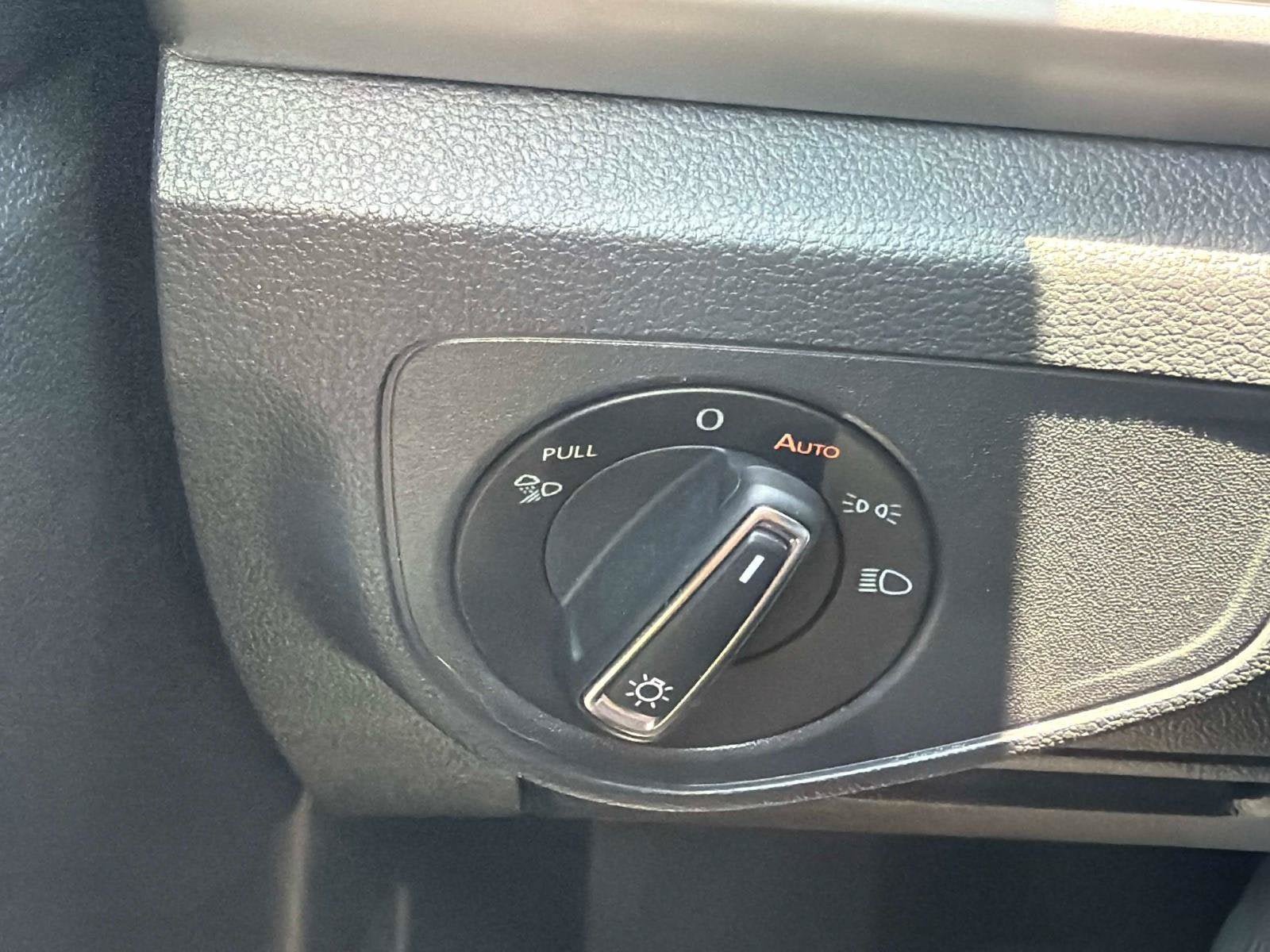 Certified 2023 Volkswagen Atlas SE FWD image 29