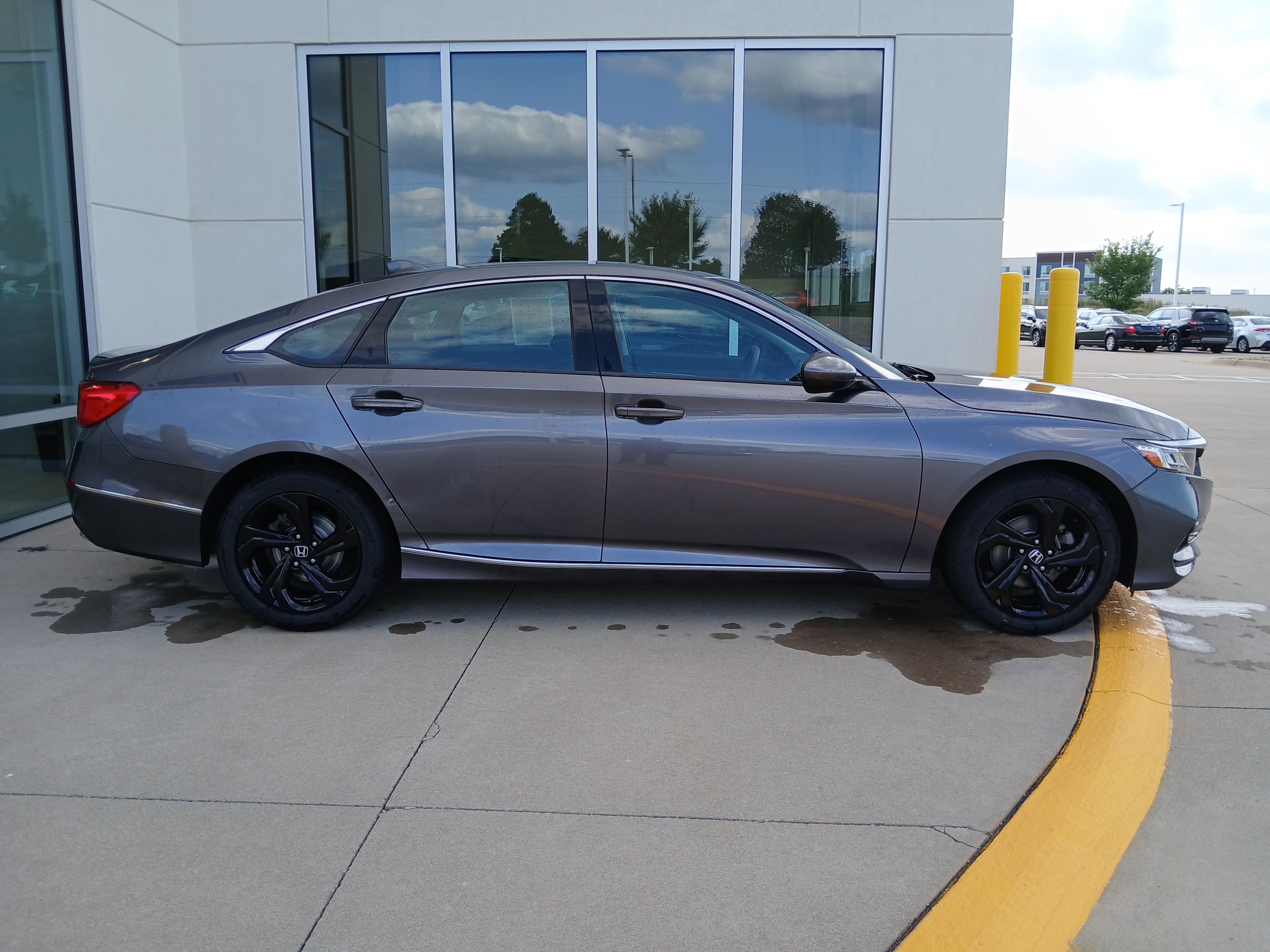 Used 2019 Honda Accord EX image 6