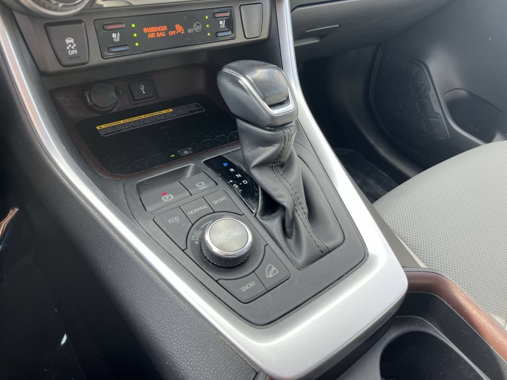 Used 2020 Toyota RAV4 Limited AWD/4WD image 22