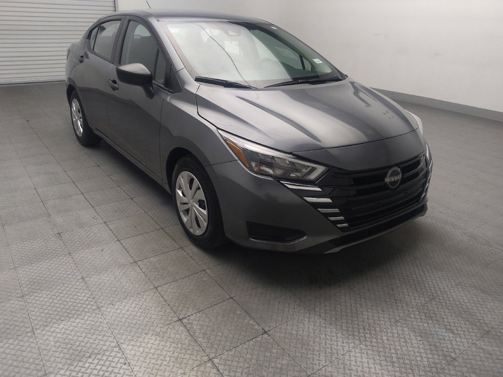 Used 2025 Nissan Versa S FWD image 13
