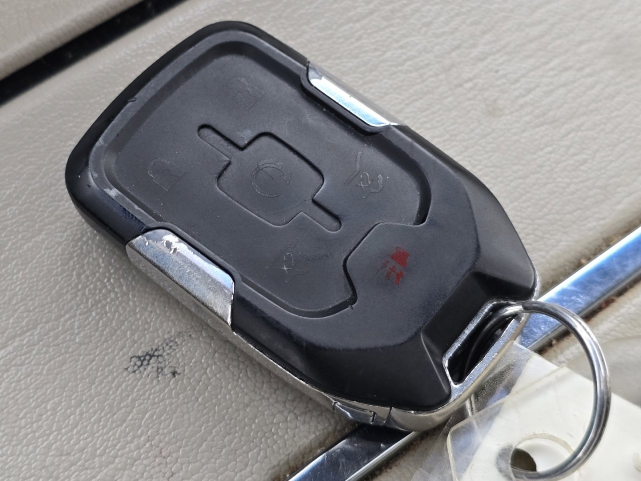 Used 2016 GMC Yukon XL Denali w/ Open Road Package image 38