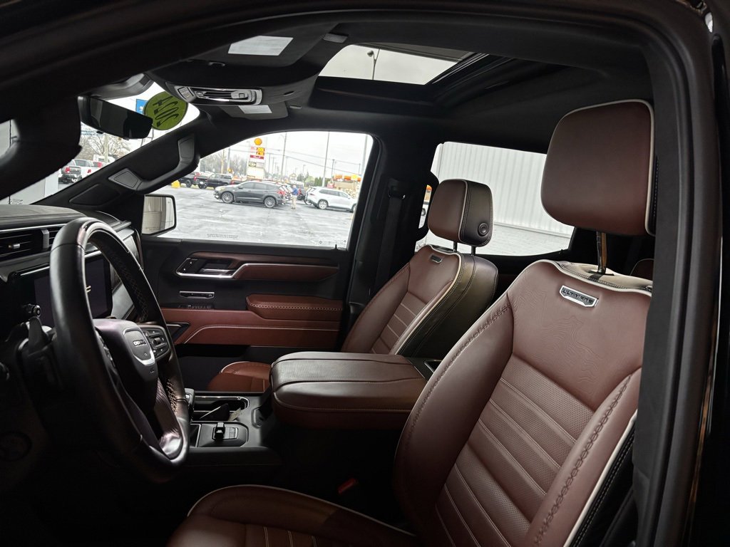 Used 2024 GMC Sierra 1500 Denali Ultimate image 9