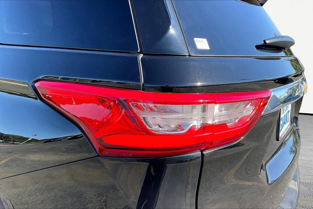 Used 2018 Chevrolet Traverse LT AWD/4WD image 26