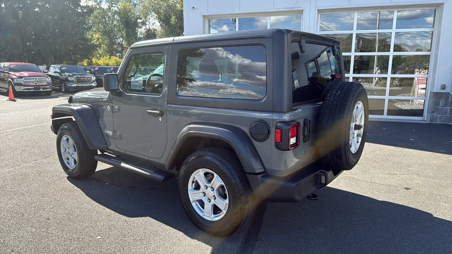 Used 2020 Jeep Wrangler Sport AWD/4WD image 17