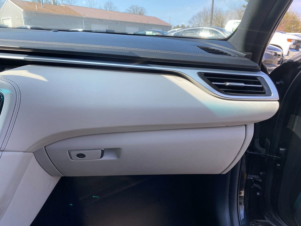 Used 2024 Genesis G70 2.5T image 28