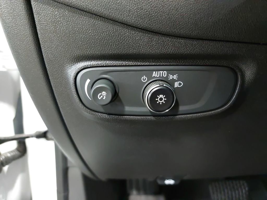 Used 2023 Chevrolet Equinox LT AWD/4WD image 25