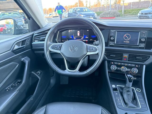 Used 2024 Volkswagen Jetta SE image 23