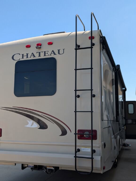 Used 2014 Ford F550 2WD Regular Cab Super Duty image 8