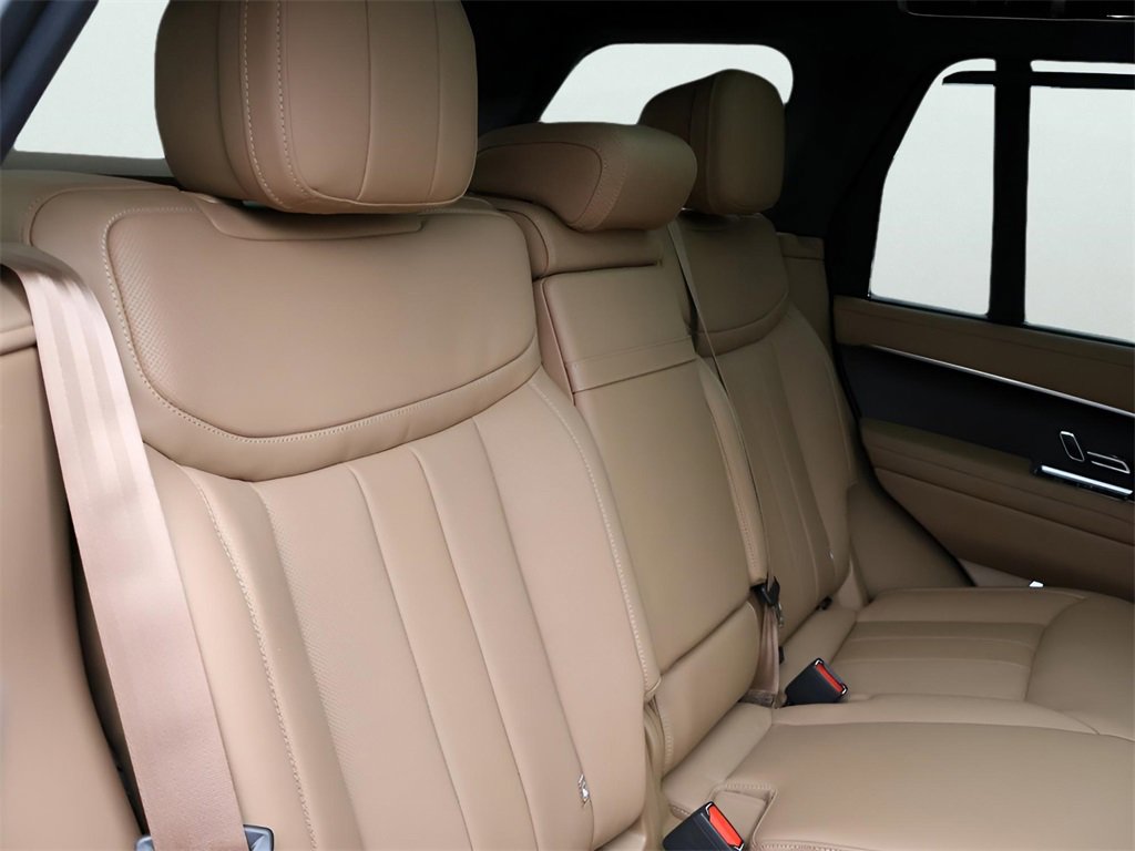 New 2025 Land Rover Range Rover SE image 12