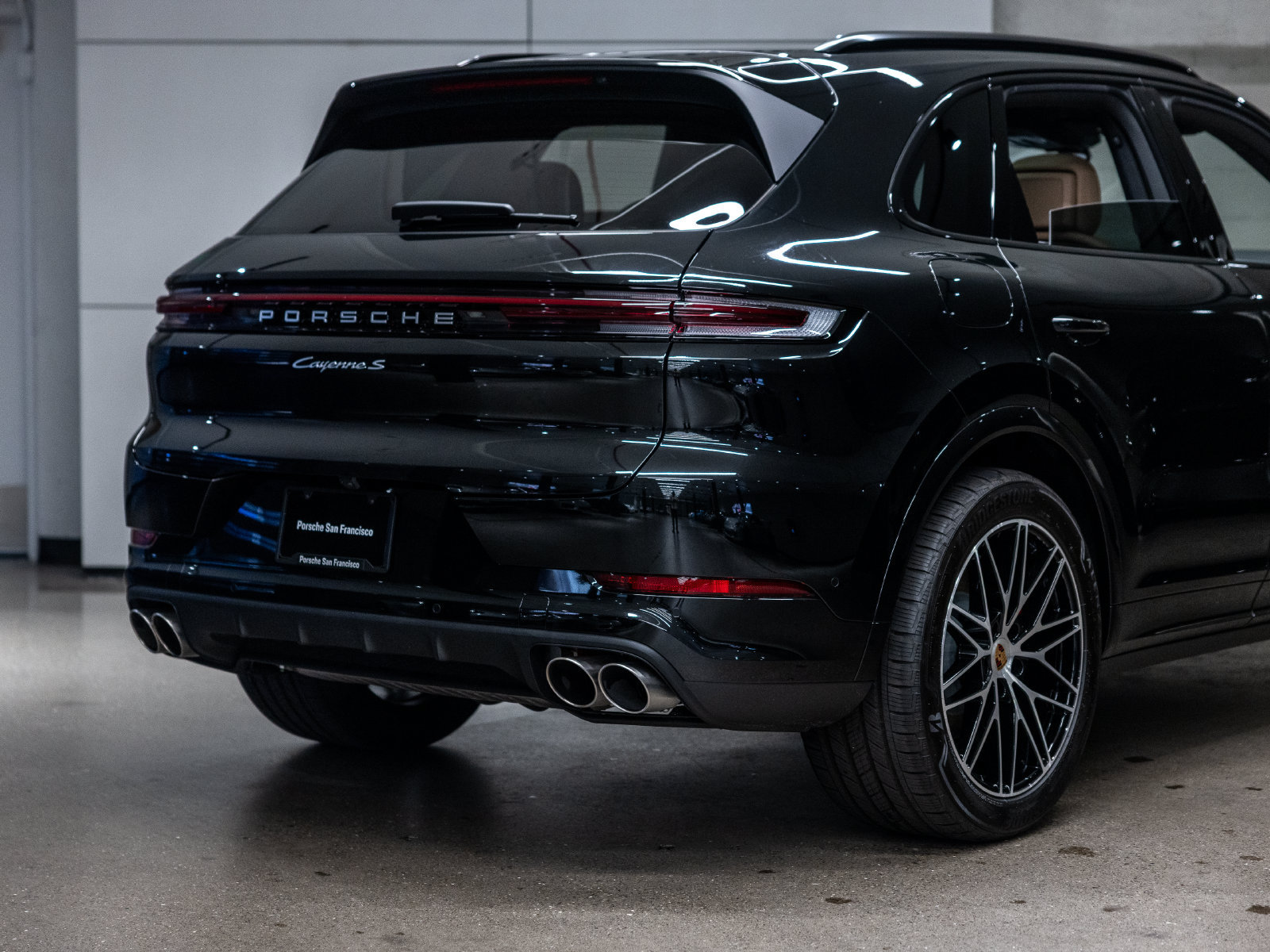 Certified 2025 Porsche Cayenne S w/ Premium Package Plus AWD/4WD image 25