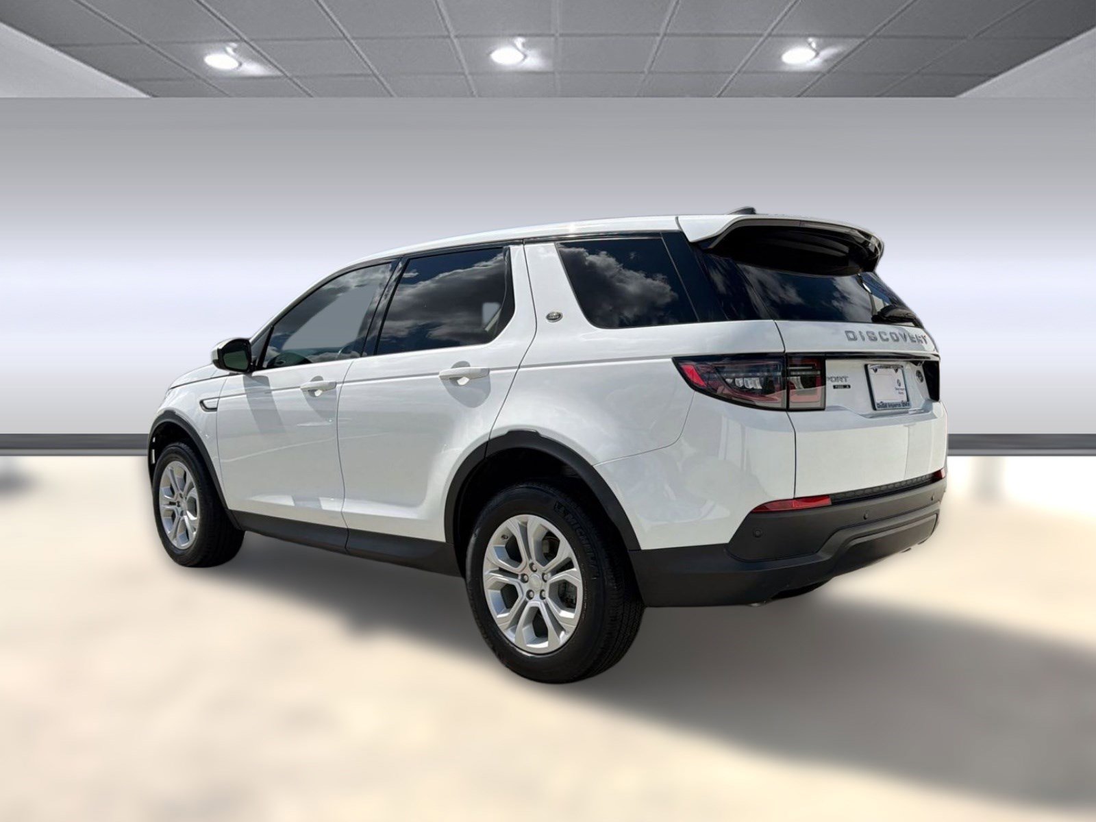 Used 2020 Land Rover Discovery Sport S image 3