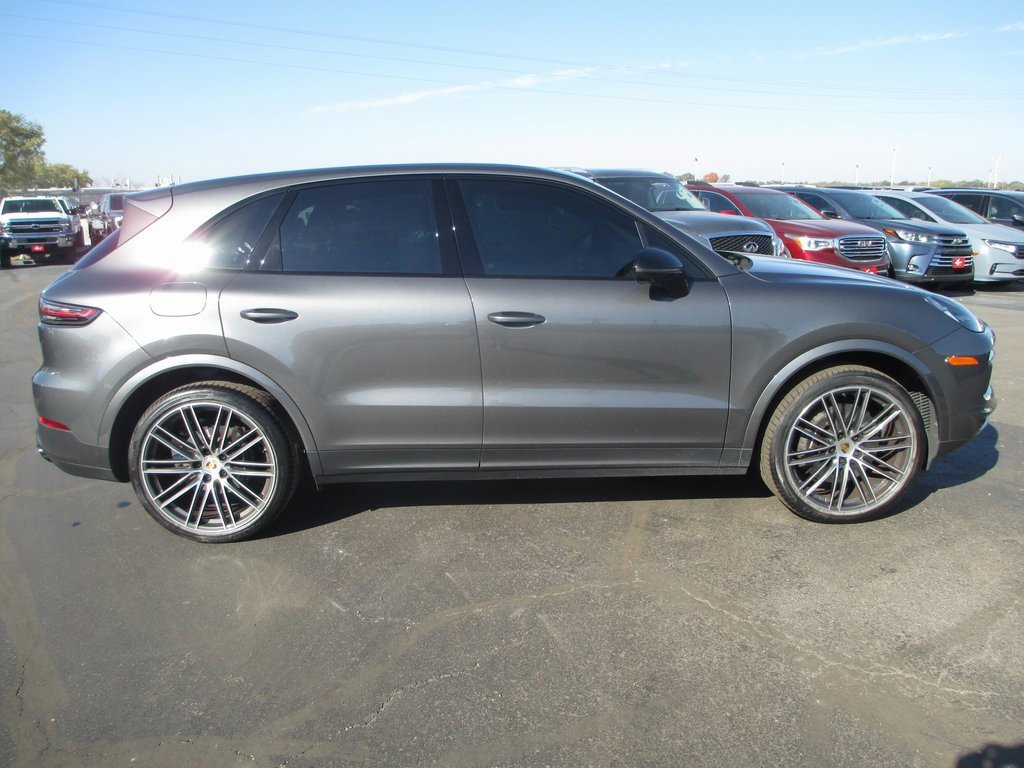 Used 2023 Porsche Cayenne image 4
