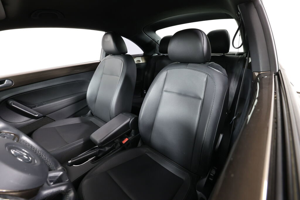 Used 2012 Volkswagen Beetle 2.5 FWD image 11