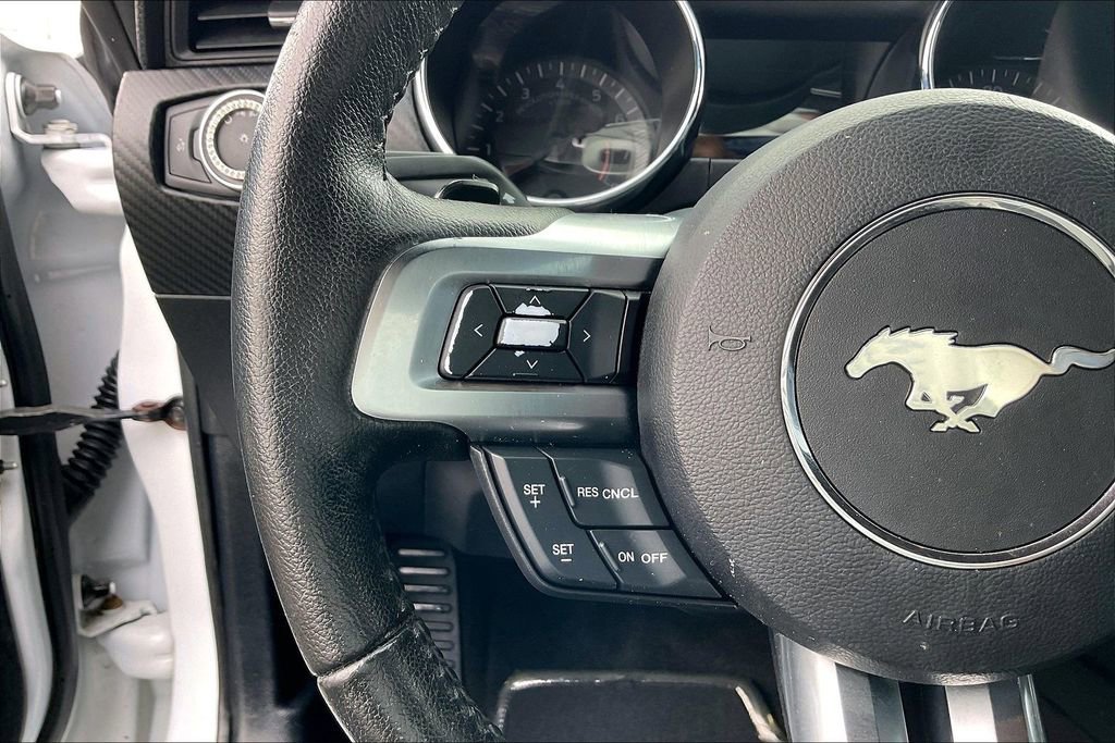 Used 2016 Ford Mustang Coupe image 5