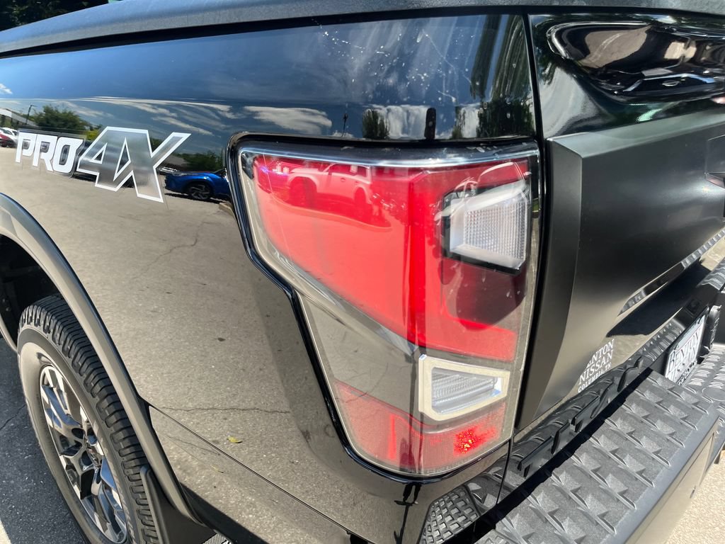 Used 2022 Nissan Titan PRO-4X w/ Pro-4x Convenience Package AWD/4WD image 39