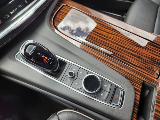 Used 2021 Cadillac Escalade Premium Luxury AWD/4WD image 18