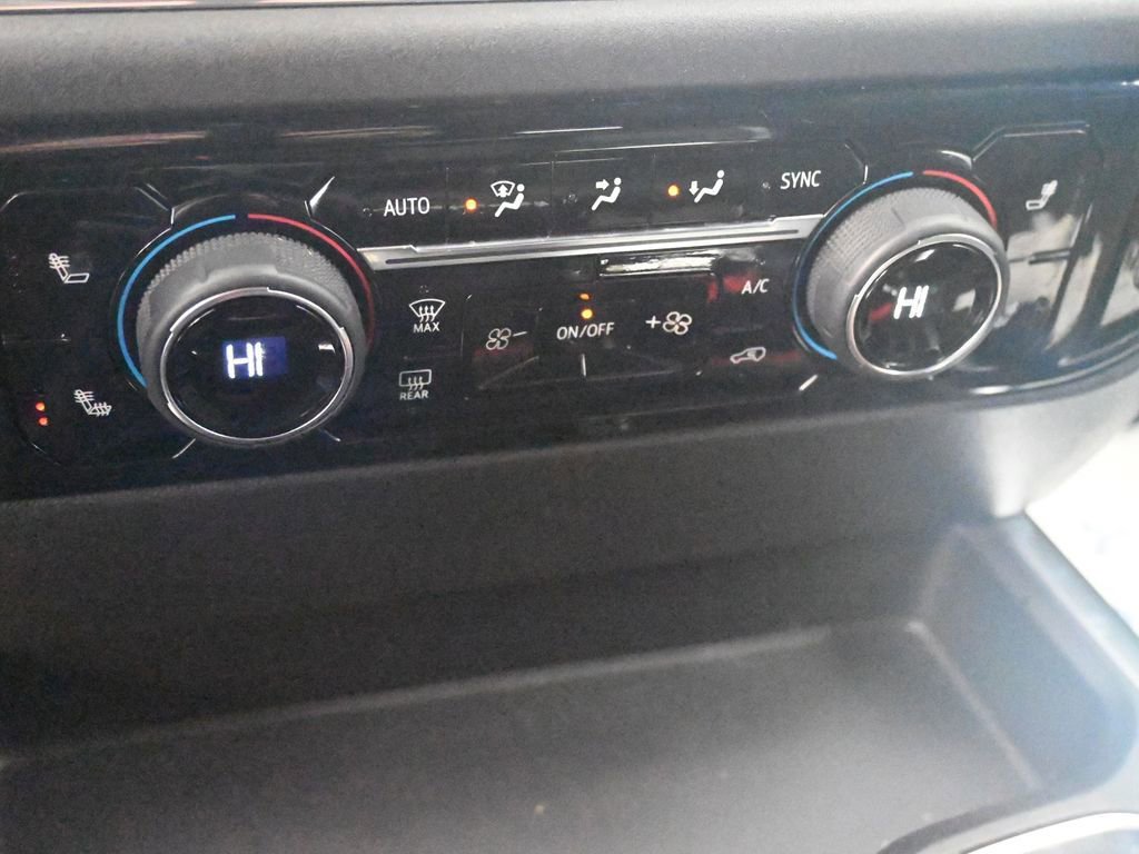 Used 2024 Chevrolet Silverado 1500 LT Trail Boss w/ Convenience Package II image 32