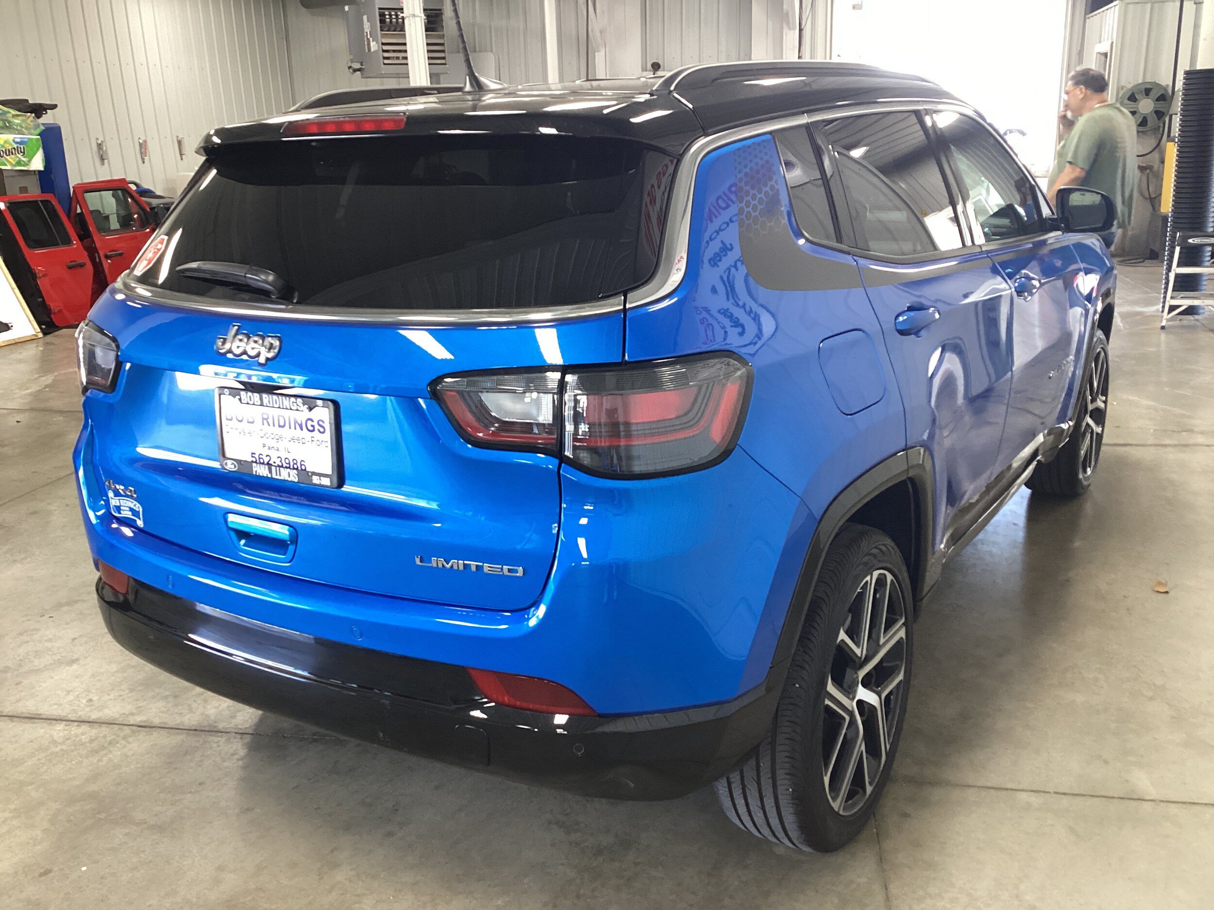 Used 2025 Jeep Compass Limited w/ Elite Group AWD/4WD image 7