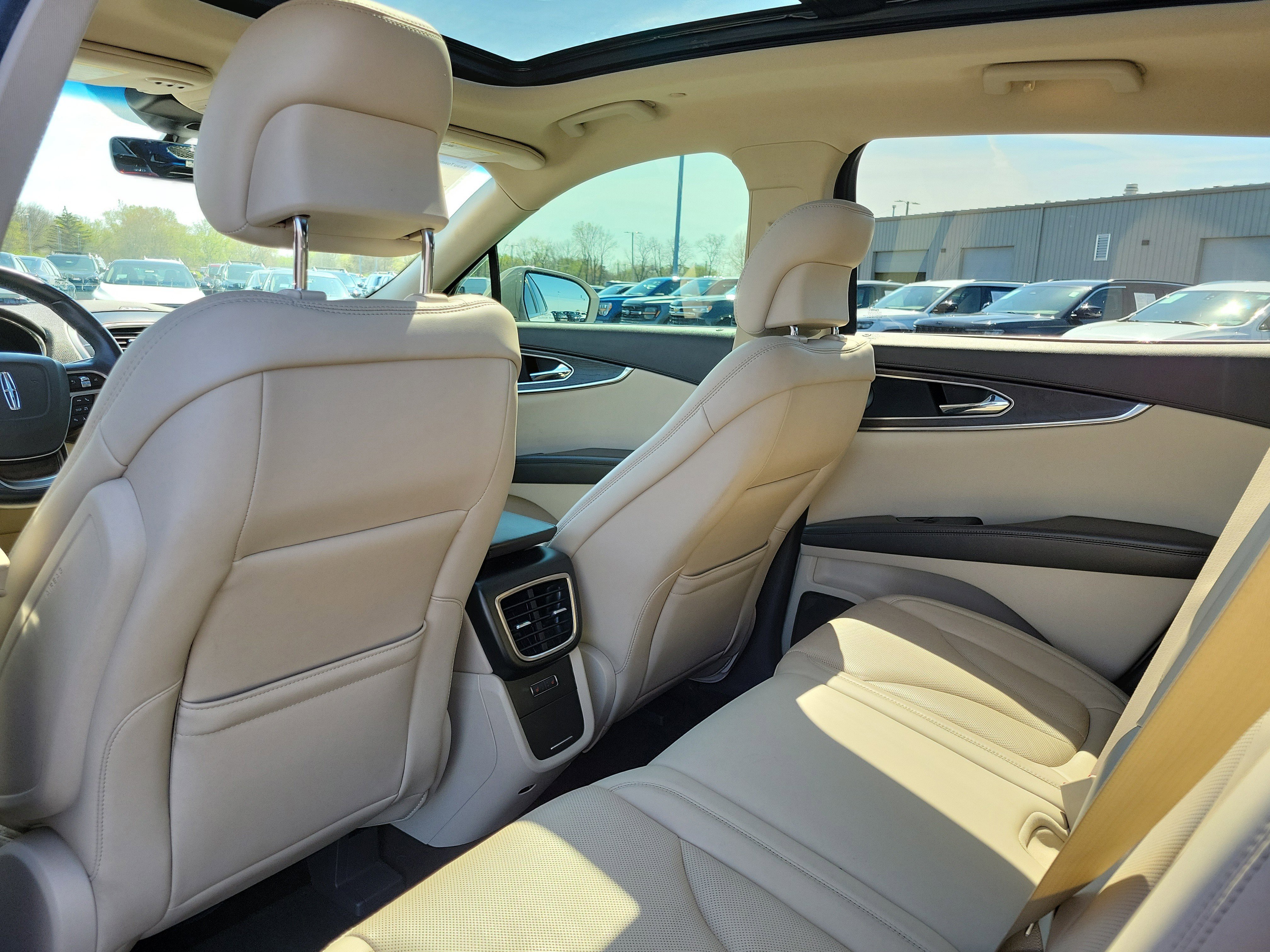 Used 2019 Lincoln Nautilus Reserve image 14