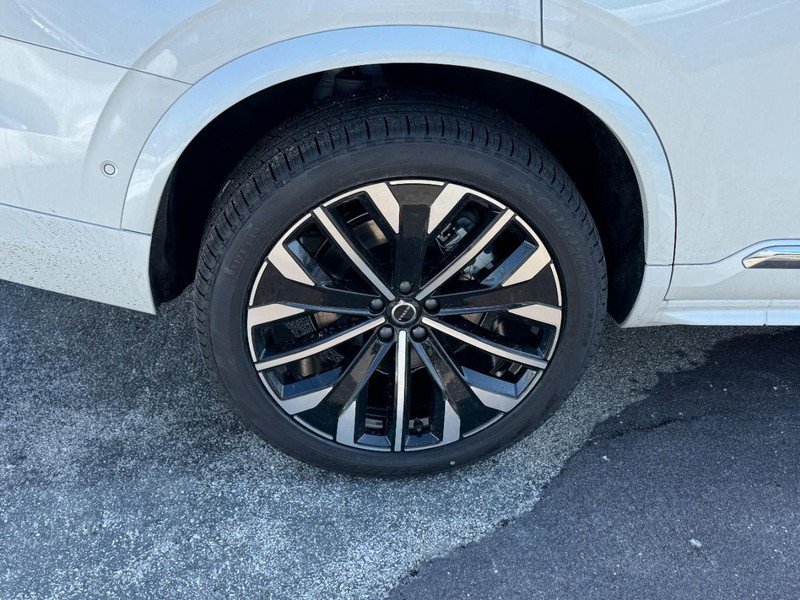 New 2026 Volvo XC90 T8 Plus w/ Protection Package Premier image 4