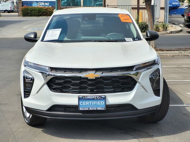 Used 2025 Chevrolet Trax LS image 3