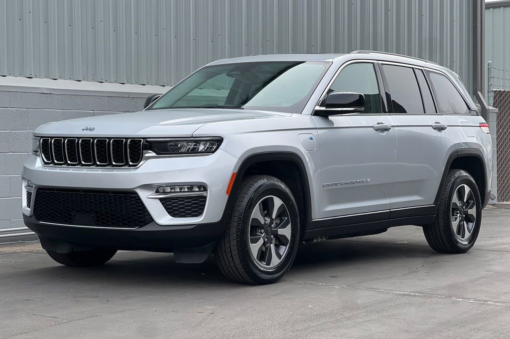 Used 2024 Jeep Grand Cherokee Limited 4xe image 8