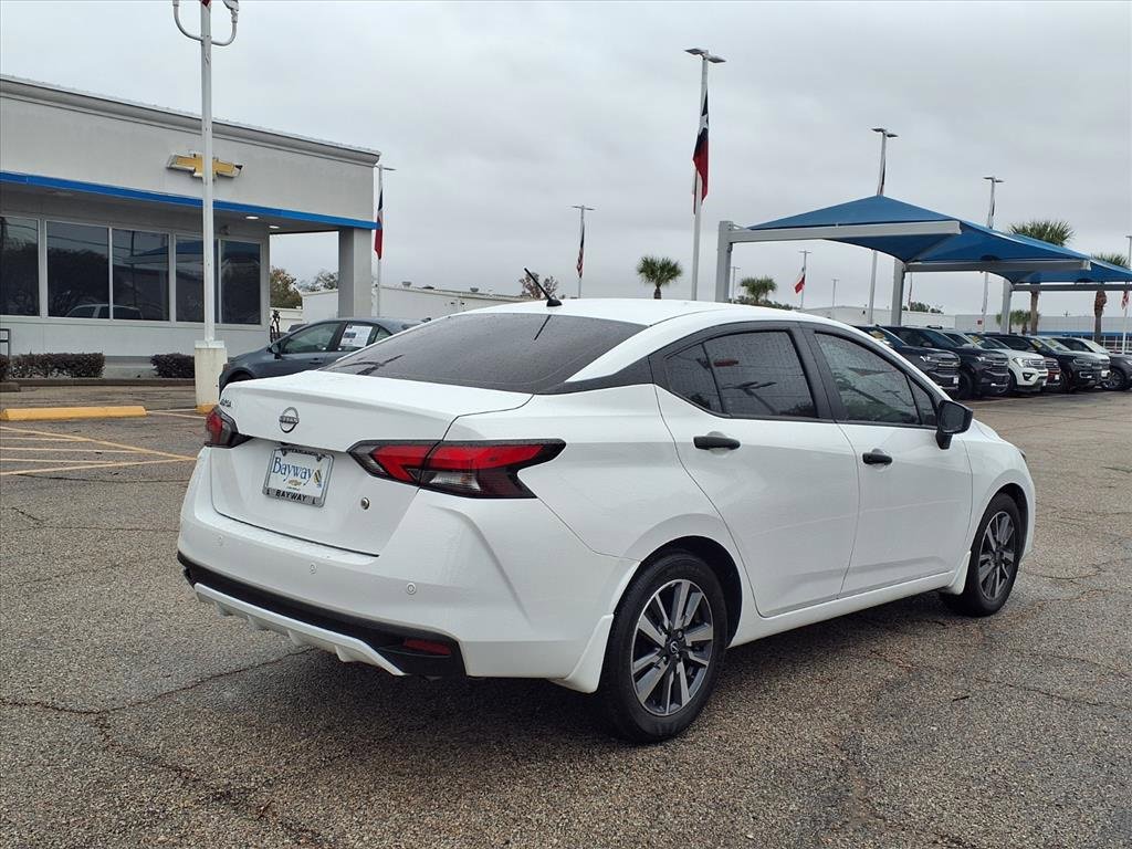 Used 2024 Nissan Versa S w/ S Plus Package image 2