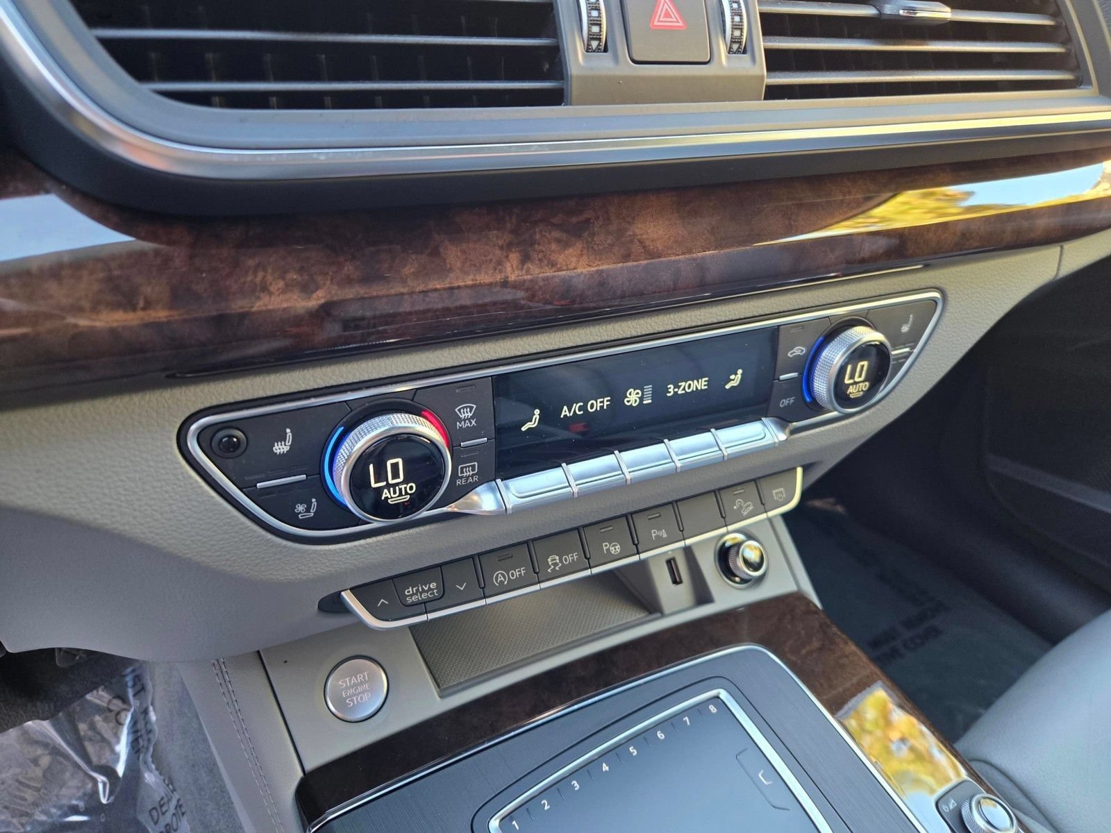 Used 2020 Audi Q5 Prestige AWD/4WD image 23