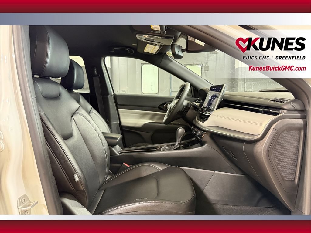 Used 2025 Jeep Compass Limited AWD/4WD image 37