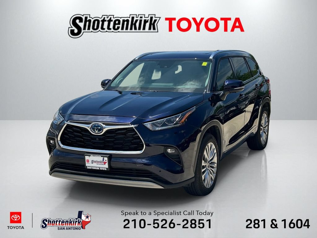 Used 2023 Toyota Highlander Platinum FWD image 1